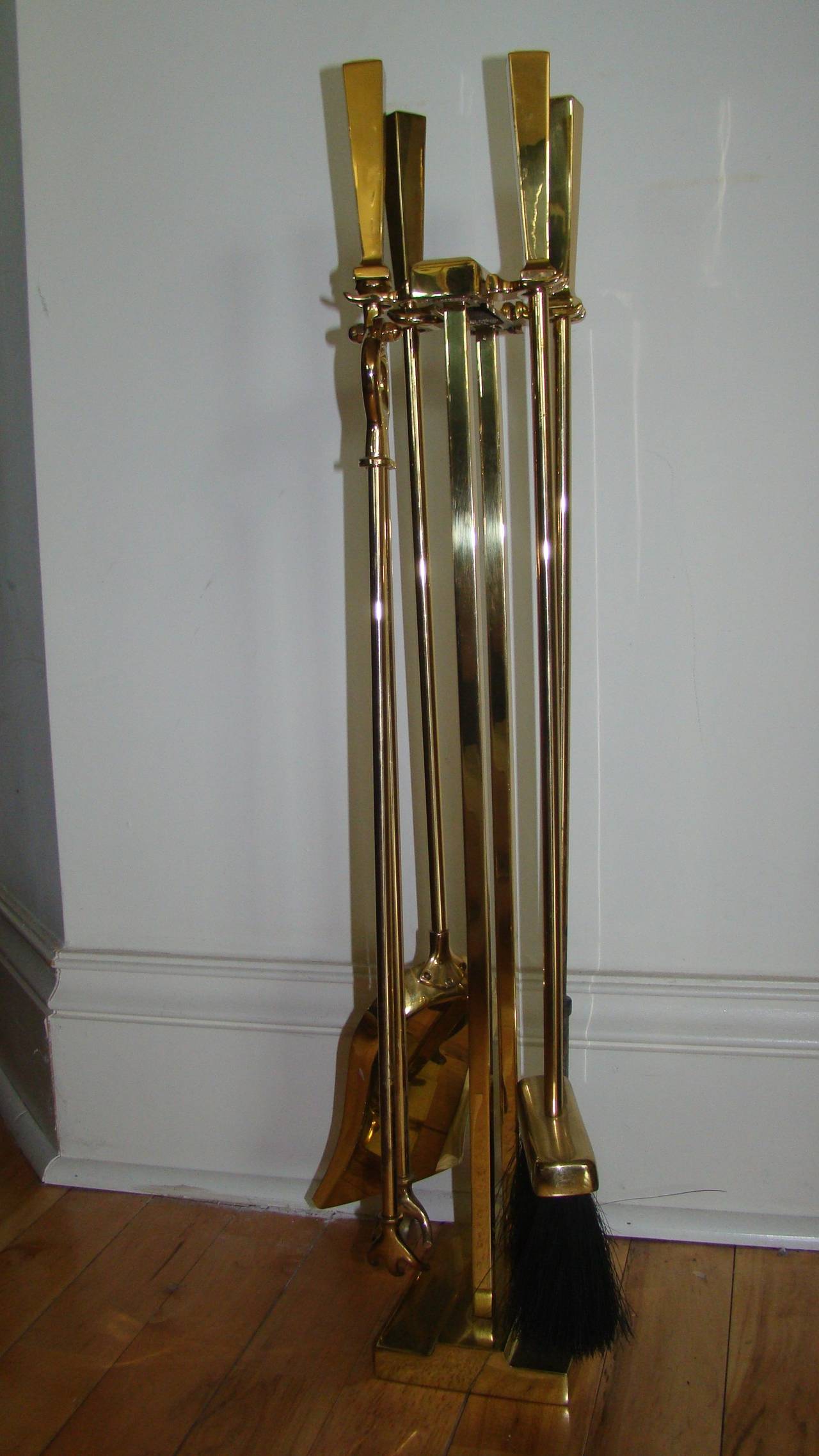 Sculptural Brass Mid-Century Modern Fire Tool Set In Excellent Condition In Atlanta, GA