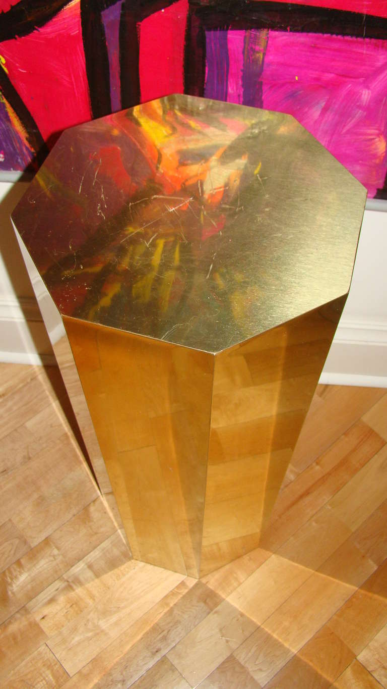 Curtis Jere Faceted Brass Pedestal Table Sculpture Stand In Excellent Condition In Atlanta, GA
