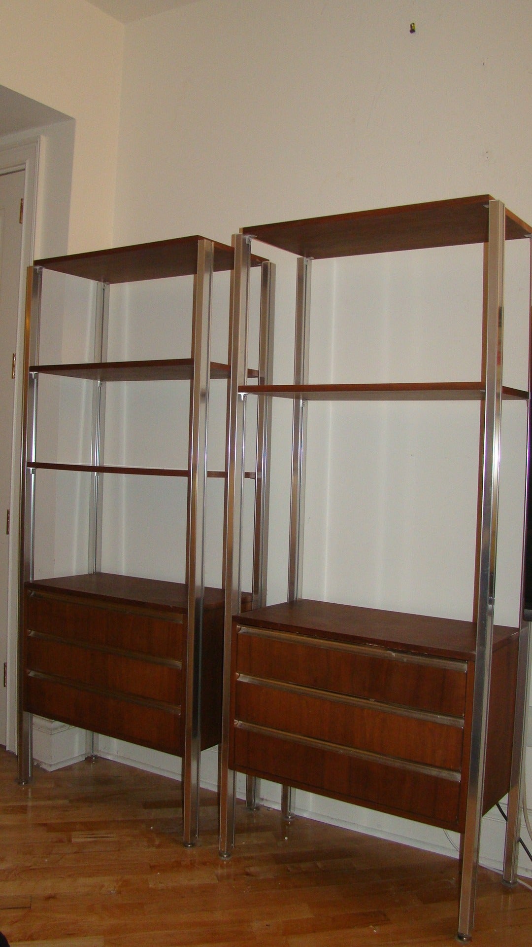 Pair of Italian Modern Mid-Century Bookcase Storage Wall Units In Excellent Condition In Atlanta, GA