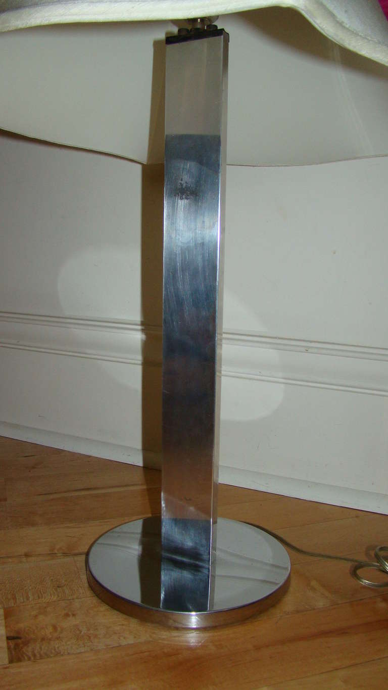 Mid Century Sculptural Chrome Baughman Style Table Lamp In Distressed Condition In Atlanta, GA