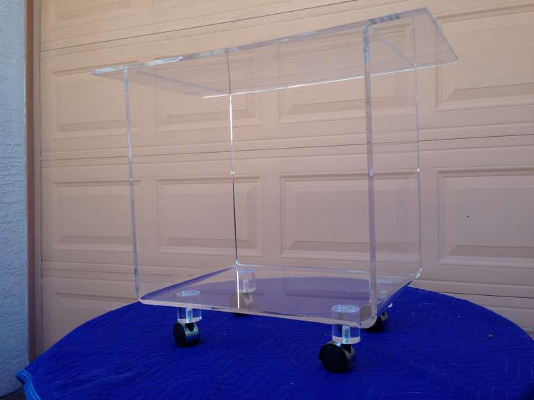 Lucite Mid Century Rolling Bar Cart Table In Excellent Condition In Atlanta, GA
