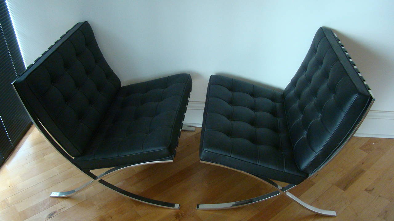 Knoll Signed Mies Van Der Rohe Black Leather Barcelona Chairs Pair In Excellent Condition In Atlanta, GA