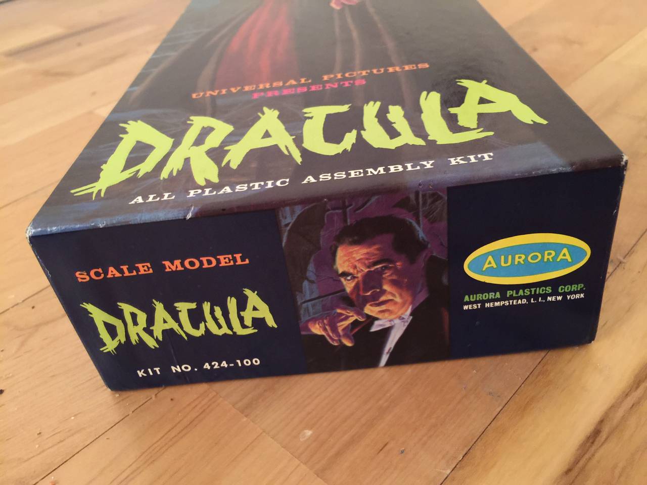 Terrific like new original 1962 Universal Monsters Dracula long box model kit by Aurora. This model is in amazing original condition. The box is bright and colorful and the model is complete with many parts still on the trees.