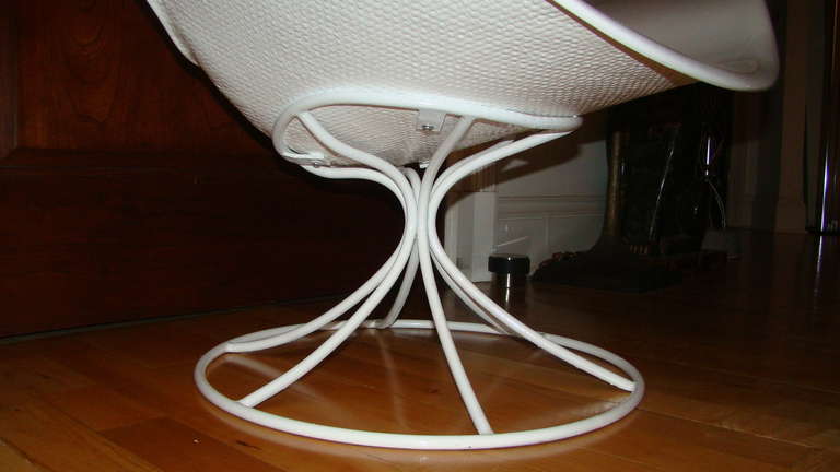 Fiberglass Laverne Sculptural Mid-Century Tulip Chair