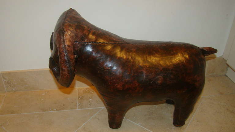 Omersa Leather Ram Stool for Abercrombie & Fitch In Excellent Condition In Atlanta, GA