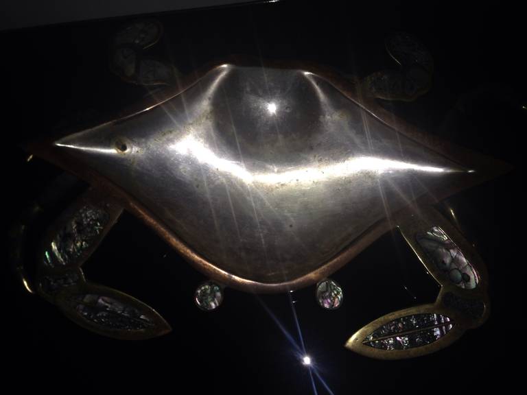 Mexican Abalone and Brass Crab Sculpture Dish  In Excellent Condition For Sale In Atlanta, GA
