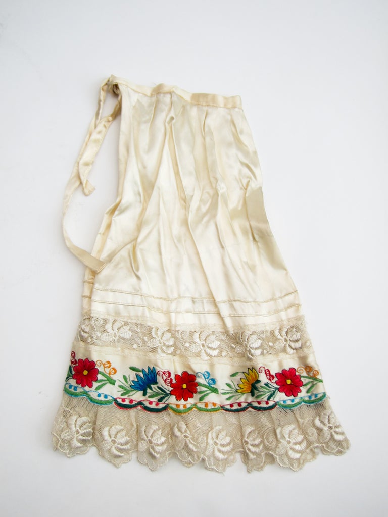 yucatan traditional dress