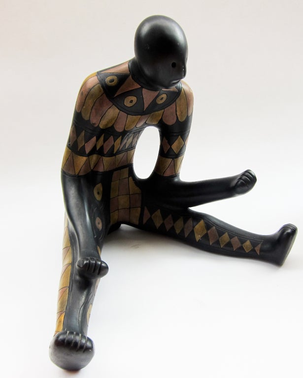 2 wonderful ceramic figures, their bodies incised with a jester-like pattern in sharp contrast to the ethereal quality of the glazed forms. Beautifully executed.
Manuel Felguérez was born in 1928 in Zacatecas and was a member of the ‘Ruptura’