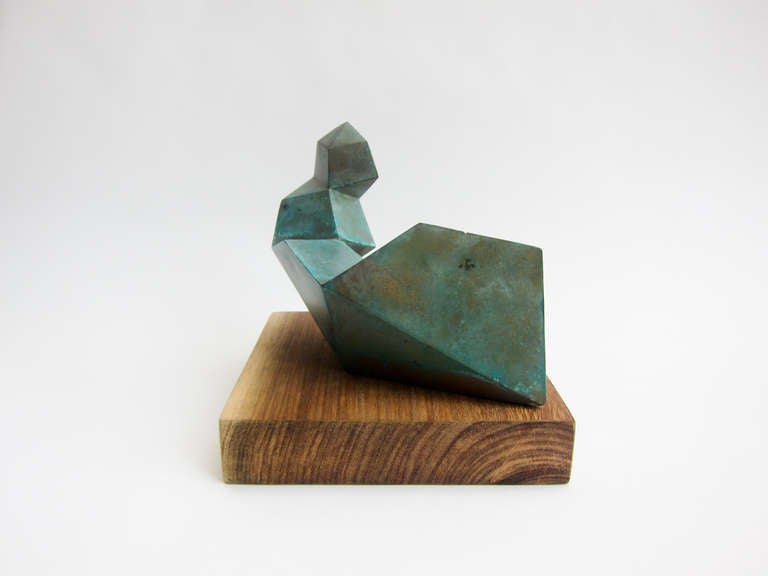 Ernesto Hume has created a composition of geometric relationships in bronze to render the figure of ‘Chaac’ (as in Chac-Mool, the name given by a late 19th century excavator to this type of statue found in post-classic temples of Toltec influence -