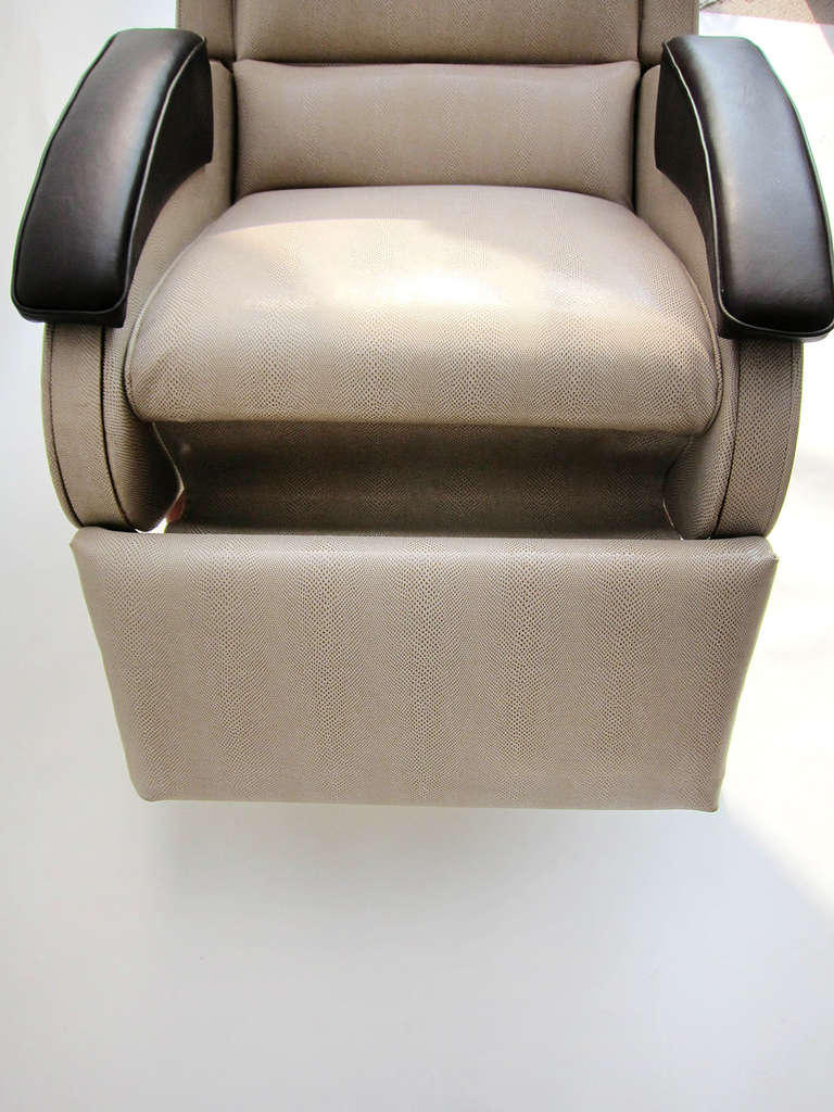 Mid-20th Century Mid-Century Recliner by Repouset For Sale