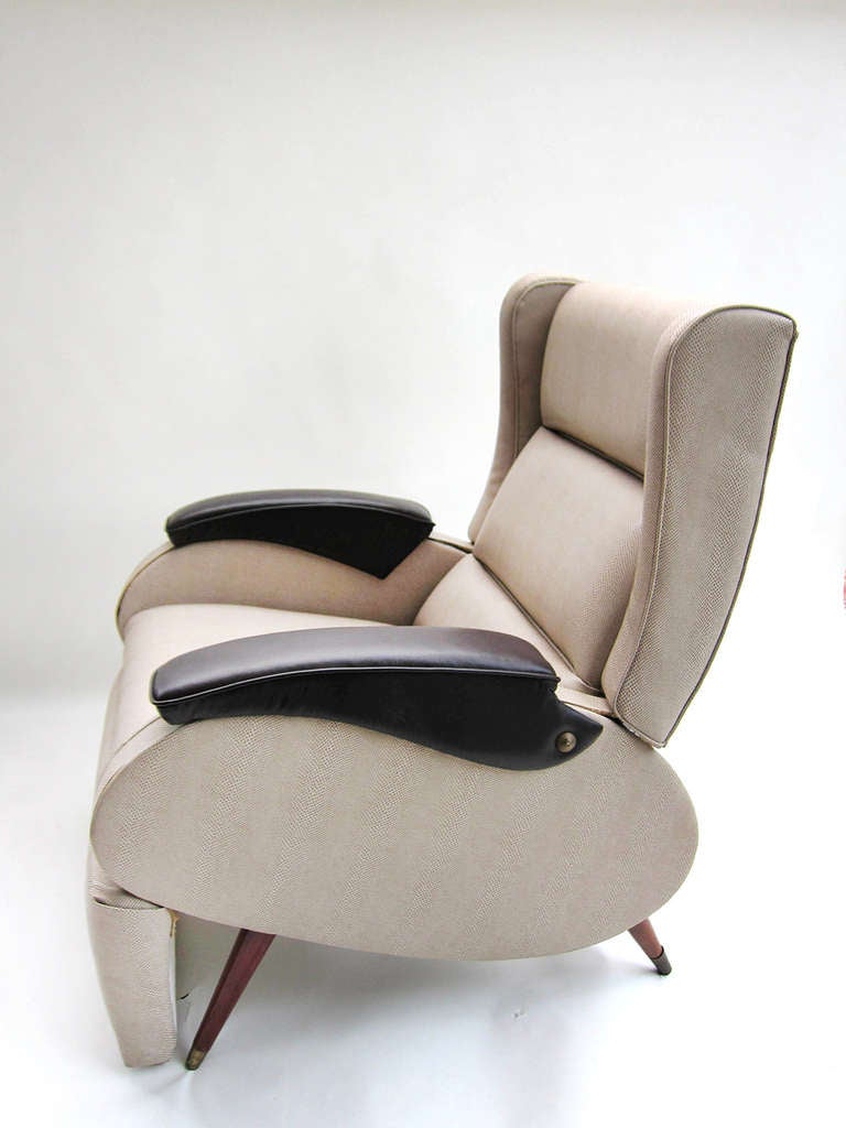 If not the first recliner made in Mexico, certainly the first stylish one and ergonomically structured. Repouset was a company that made all types of easy chairs in the mid-century for an ever growing middle class as the country prospered during