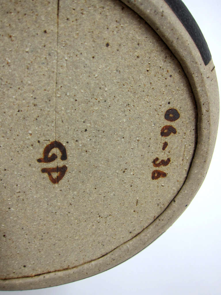 Ceramic Vessel - Gustavo Perez For Sale 4