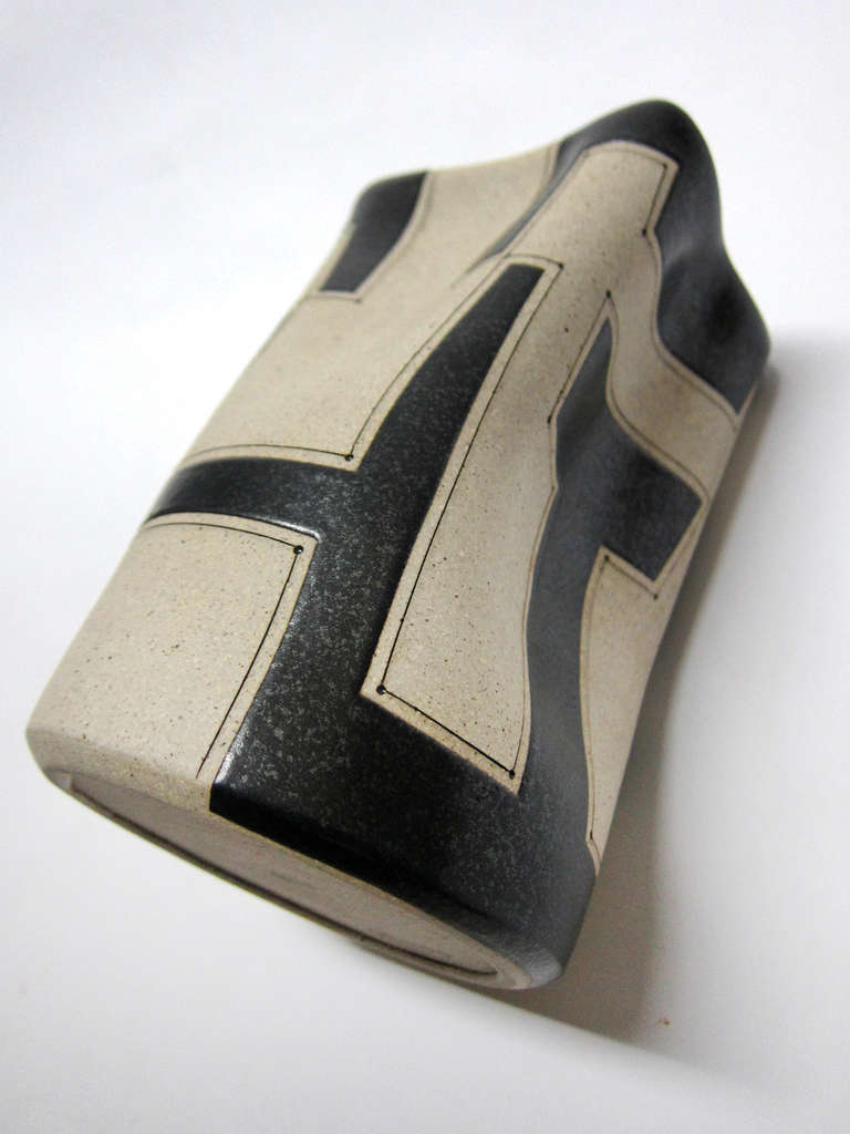Ceramic Vessel - Gustavo Perez For Sale 2