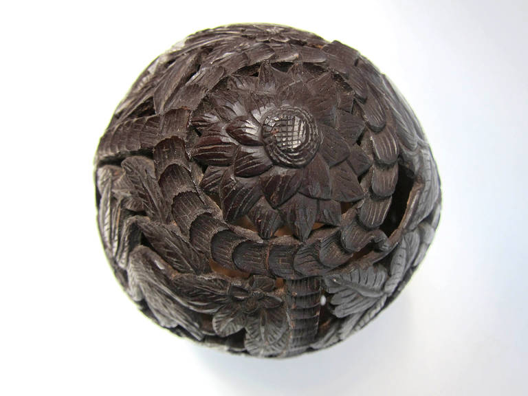 Carved Coconut Bank In Good Condition In Mexico City, DF