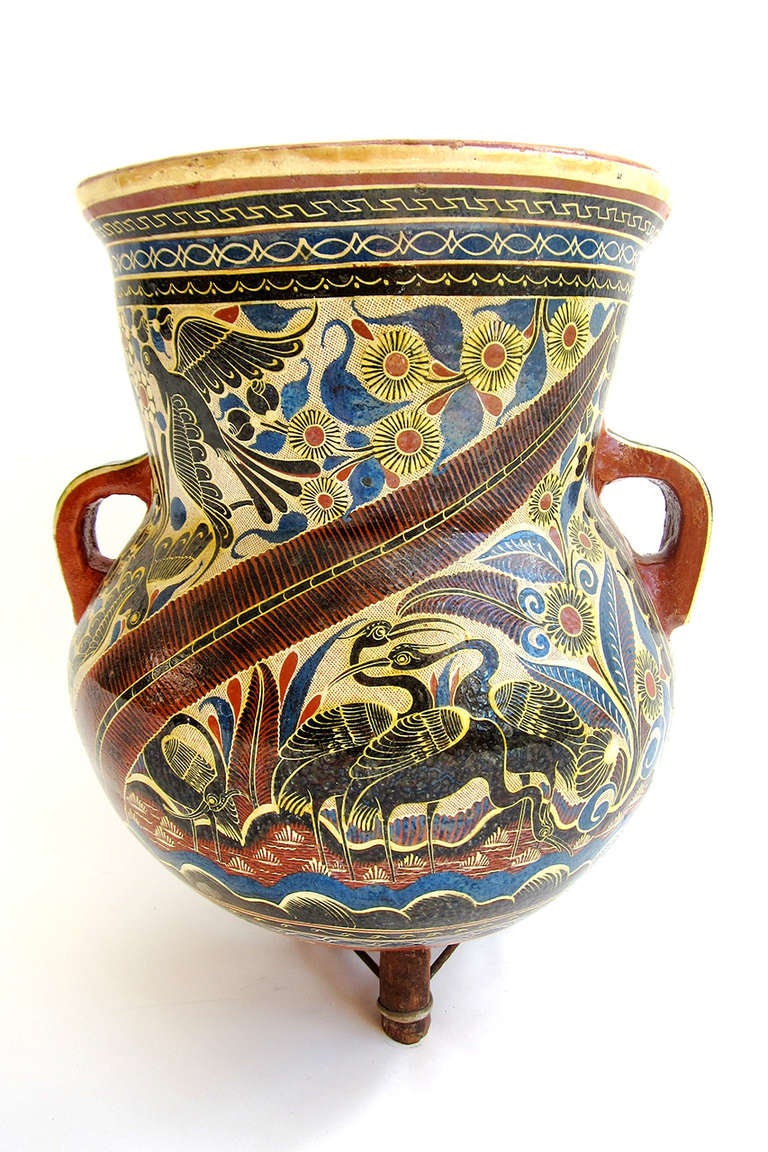Considered one of the finest and most beautiful pottery traditions in all Mexico, the petatillo technique is practiced by fewer and fewer craftsmen due to the elaborate and lengthy process. 
Over a red glaze, once the form is dried, the decoration