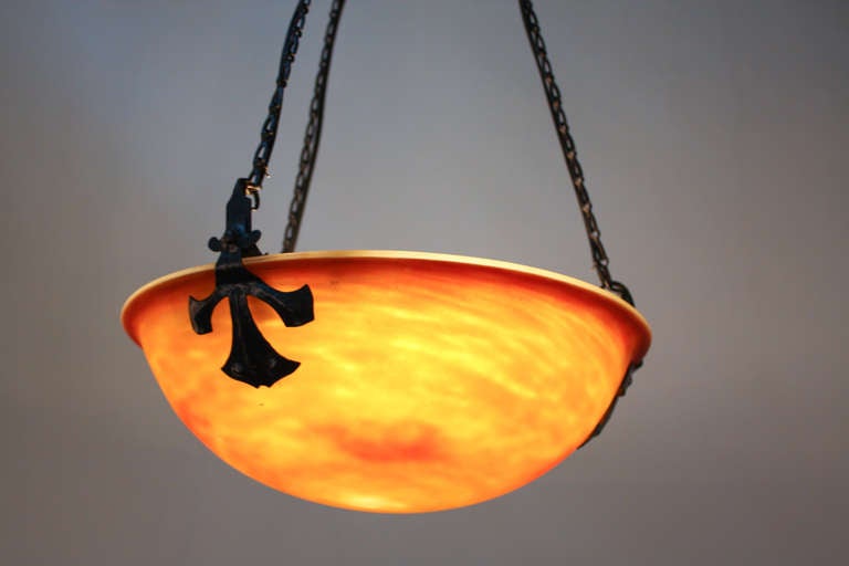 Französischer Kunstglas-Kronleuchter von Daum.