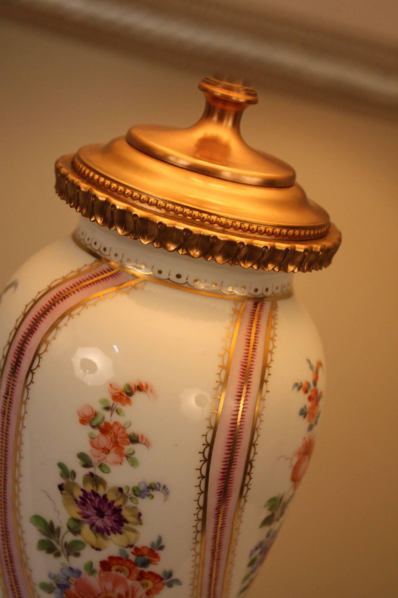 Tischlampe von Porcelaine de Paris (Frühes 20. Jahrhundert)