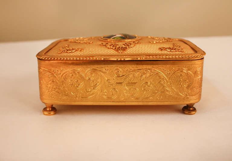 Classic Gold-Plated French Jewelry Box In Good Condition In Fairfax, VA