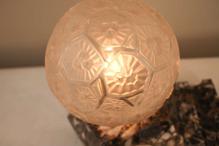 1930's Art Deco Glass Globe Table Lamp In Good Condition In Fairfax, VA