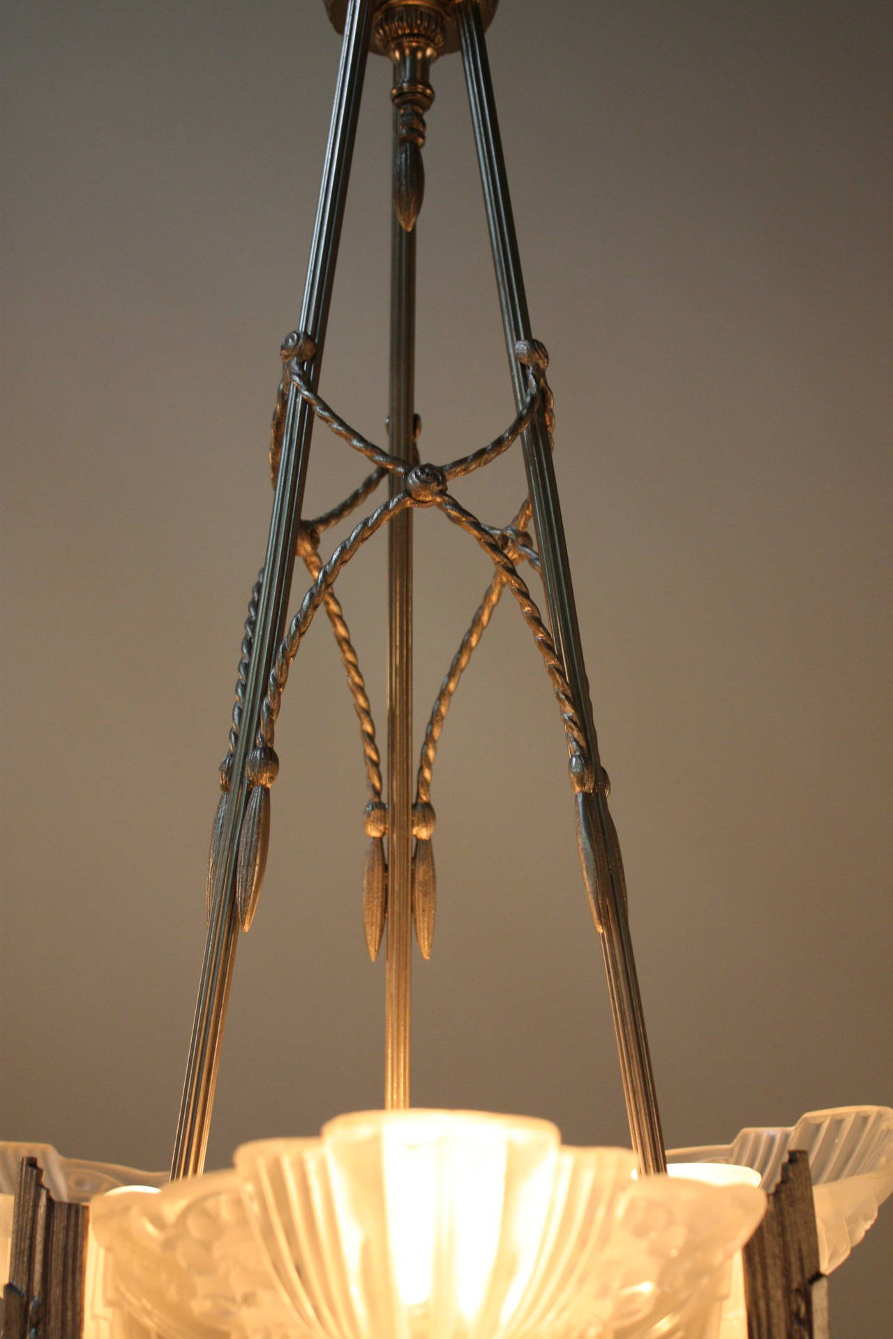 Mid-20th Century French Art Deco Chandelier by Leleu