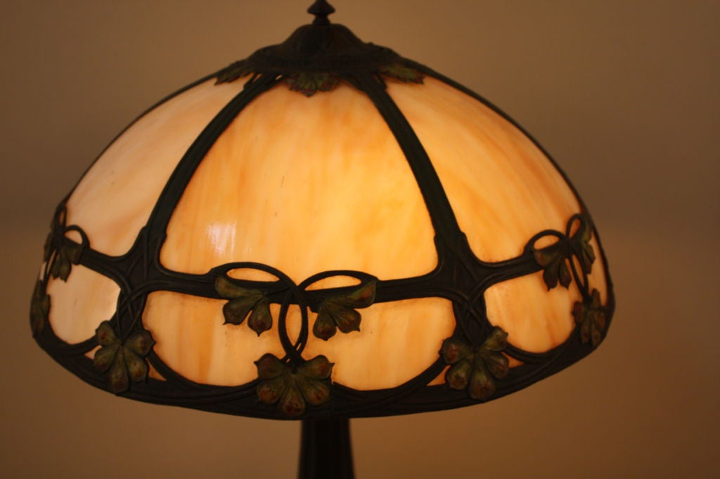 American Art Nouveau Stained Glass Lamp In Good Condition In Fairfax, VA