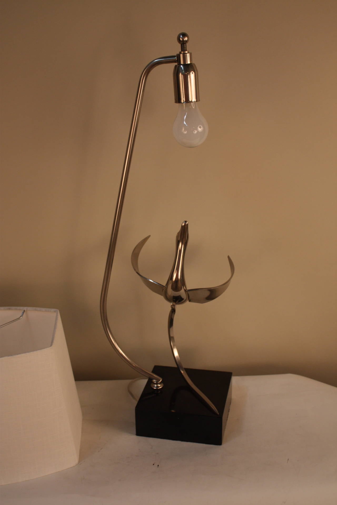 Modern Flying Bird Table Lamp by Lancia 2