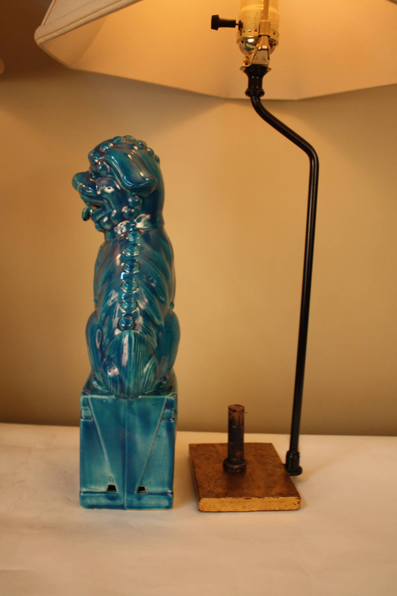 Mid-20th Century Pair of Mid-Century Chinese Foo Dog Table Lamps