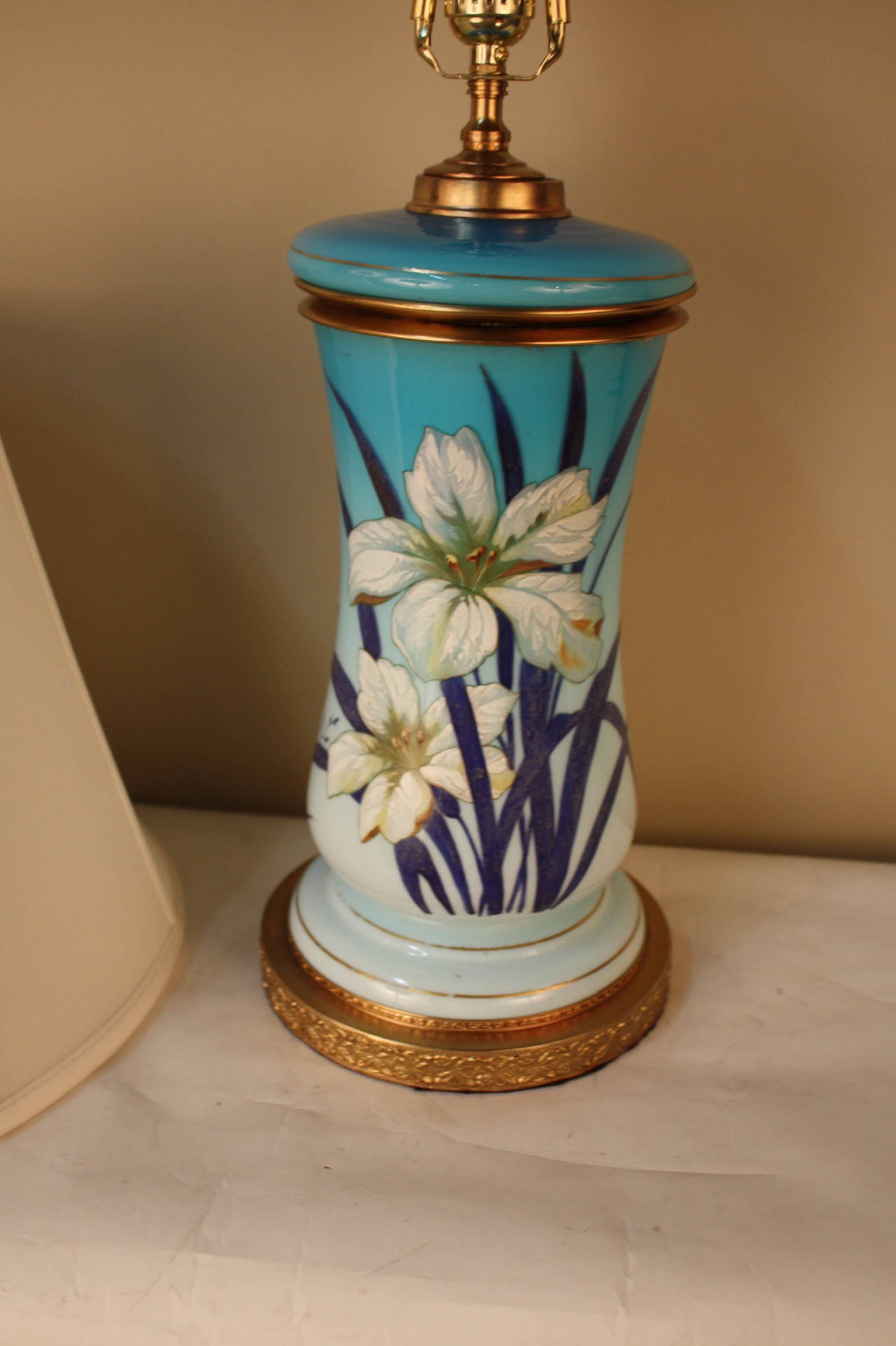 Hand-Painted Over Opaline Glass French Art Nouveau Table Lamp In Good Condition In Fairfax, VA