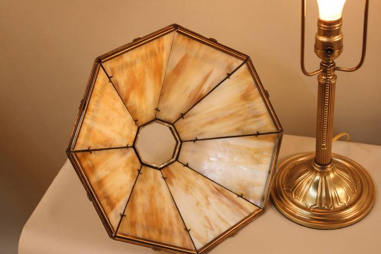 1920s American Stained Glass Lamp 1