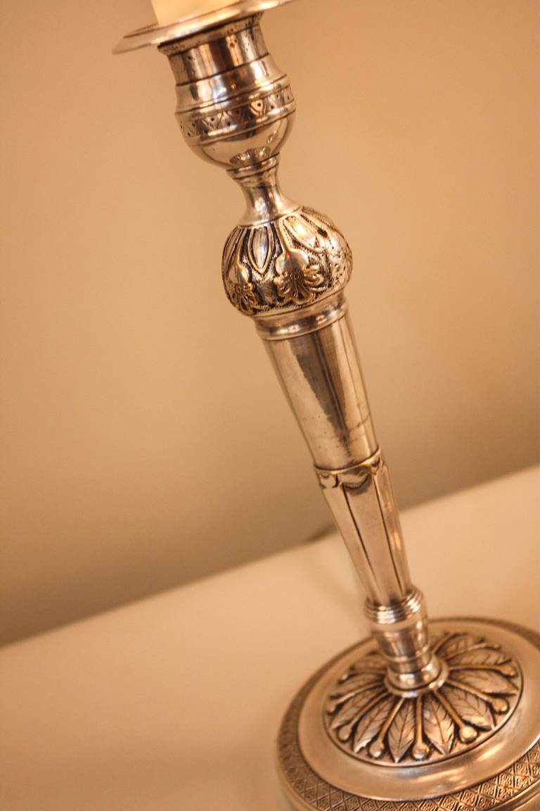 20ième siècle Paire de lampes chandeliers en argent