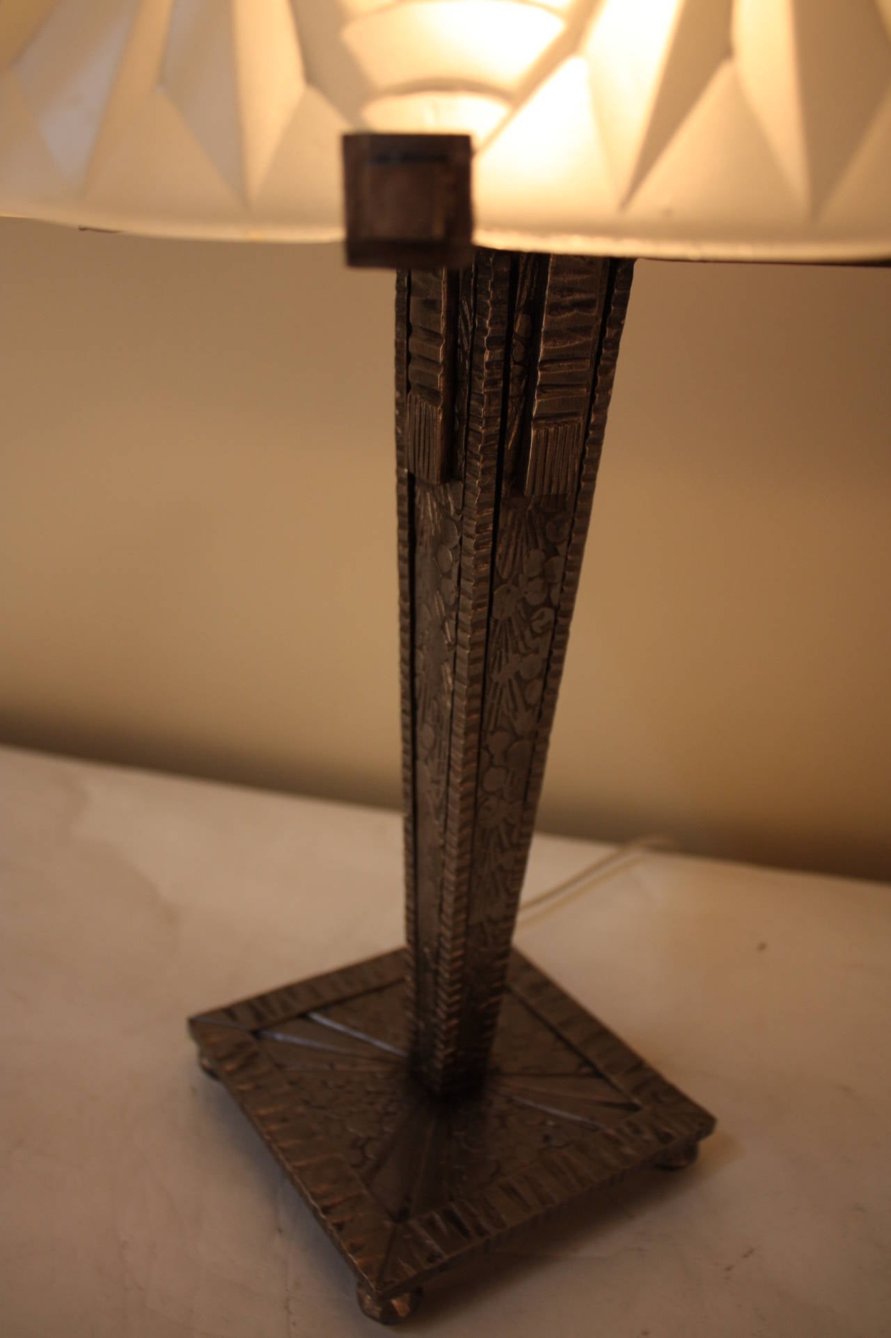 Mid-20th Century French Art Deco Table Lamp by Degue