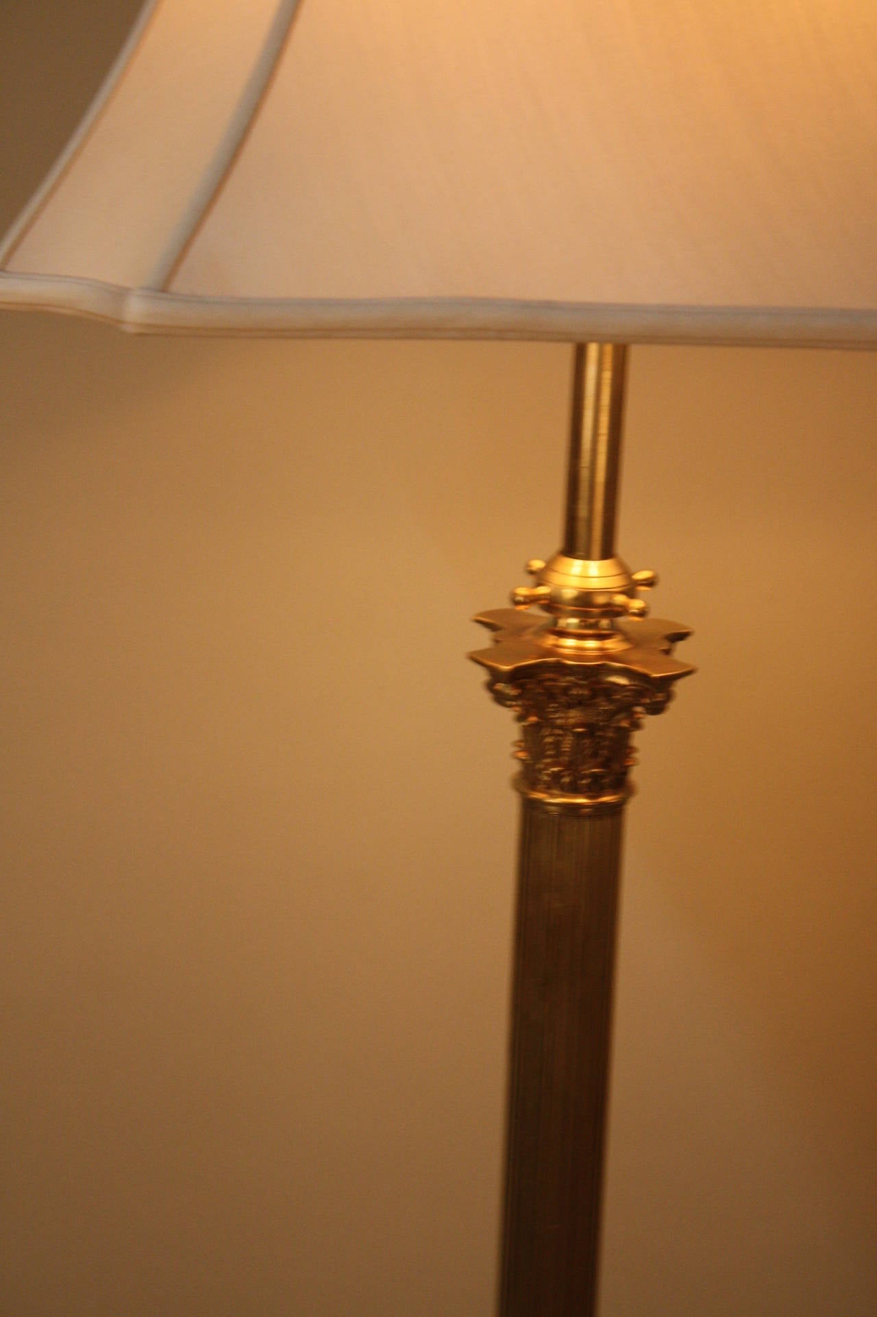 Adjustable French Bronze Claw Feet Floor Lamp In Good Condition In Fairfax, VA