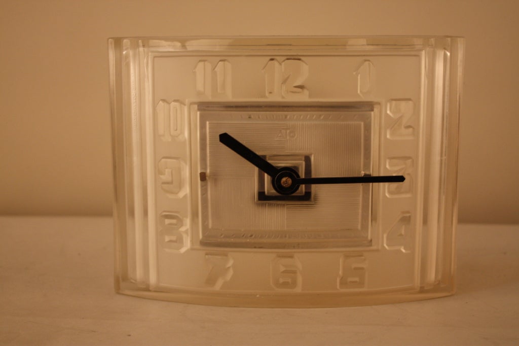 R. Lalique Frosted Glass Clock With Ato Movement 3