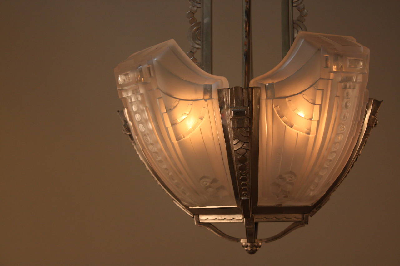 Francese Lampadario Art Deco francese di P. Maynadier