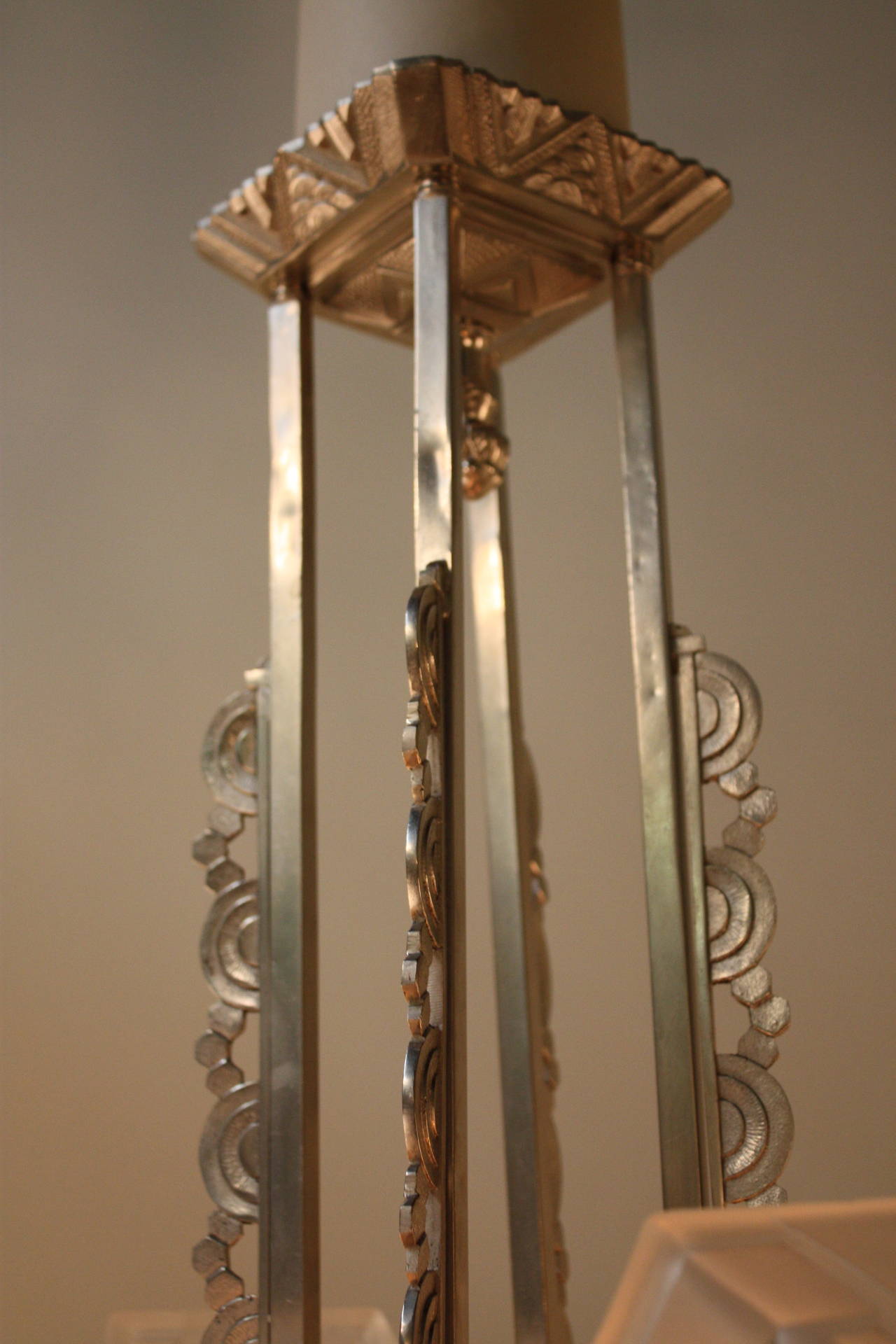 Lampadario Art Deco francese di P. Maynadier In condizioni buone a Fairfax, VA