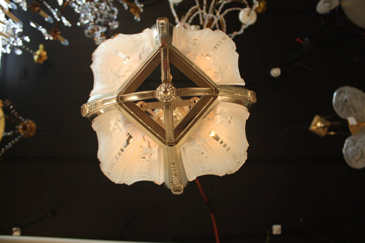 Inizio XX secolo Lampadario Art Deco francese di P. Maynadier