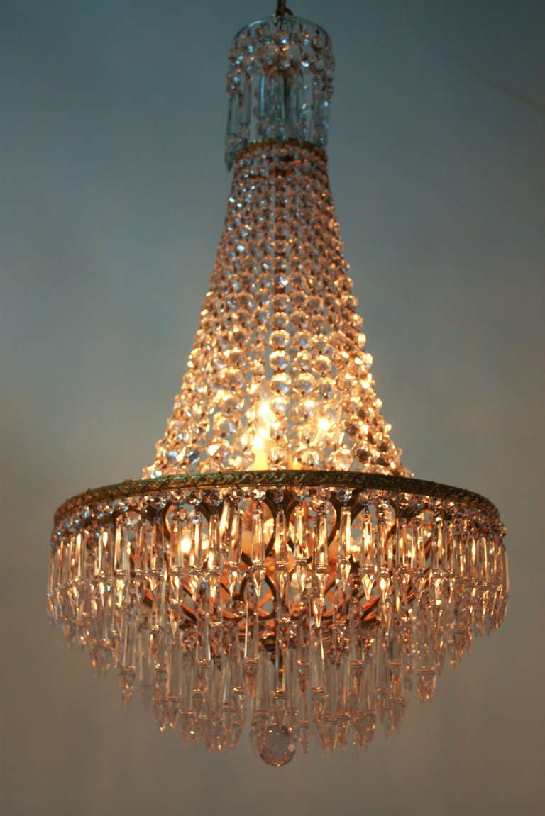 Chandelier Definition - Pendre: Definition & Conjugation | Study.com