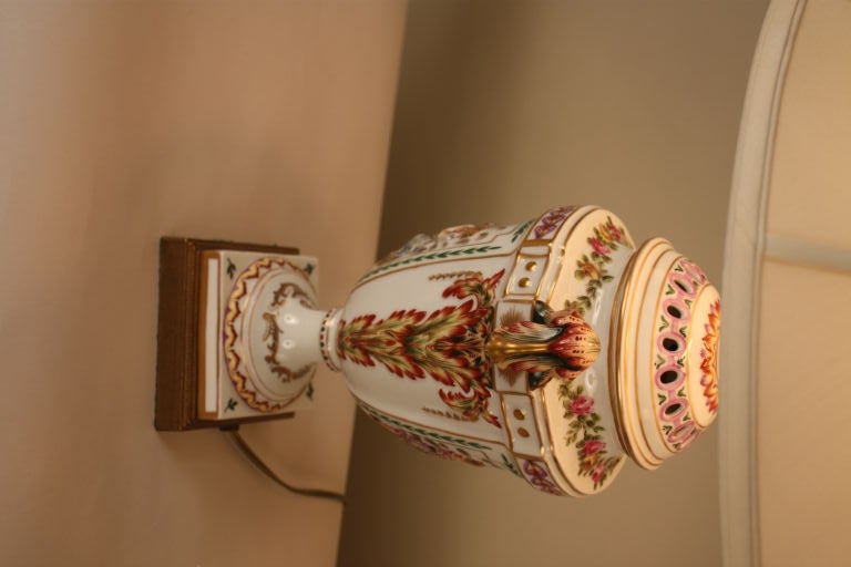 Mid-20th Century Capo-de-monte Table Lamp