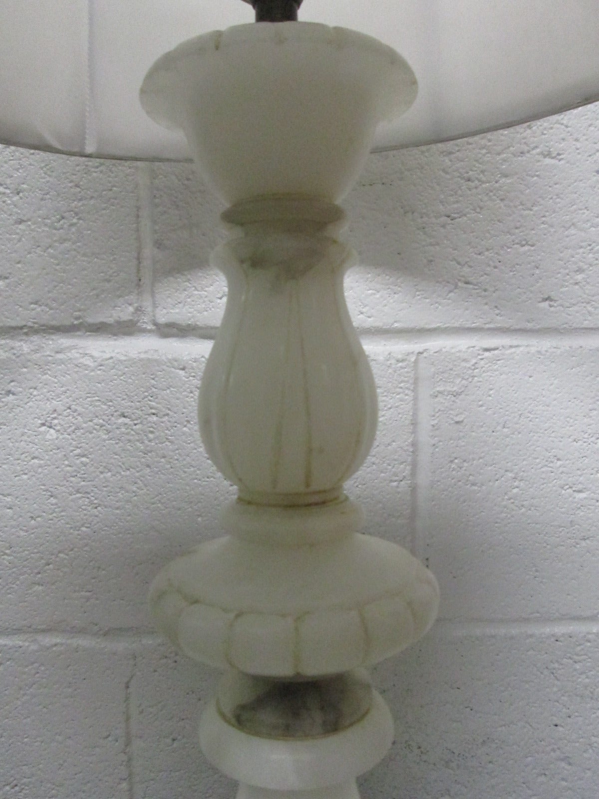 Mid-20th Century Pair of French Neoclassical Style Alabaster Lamps