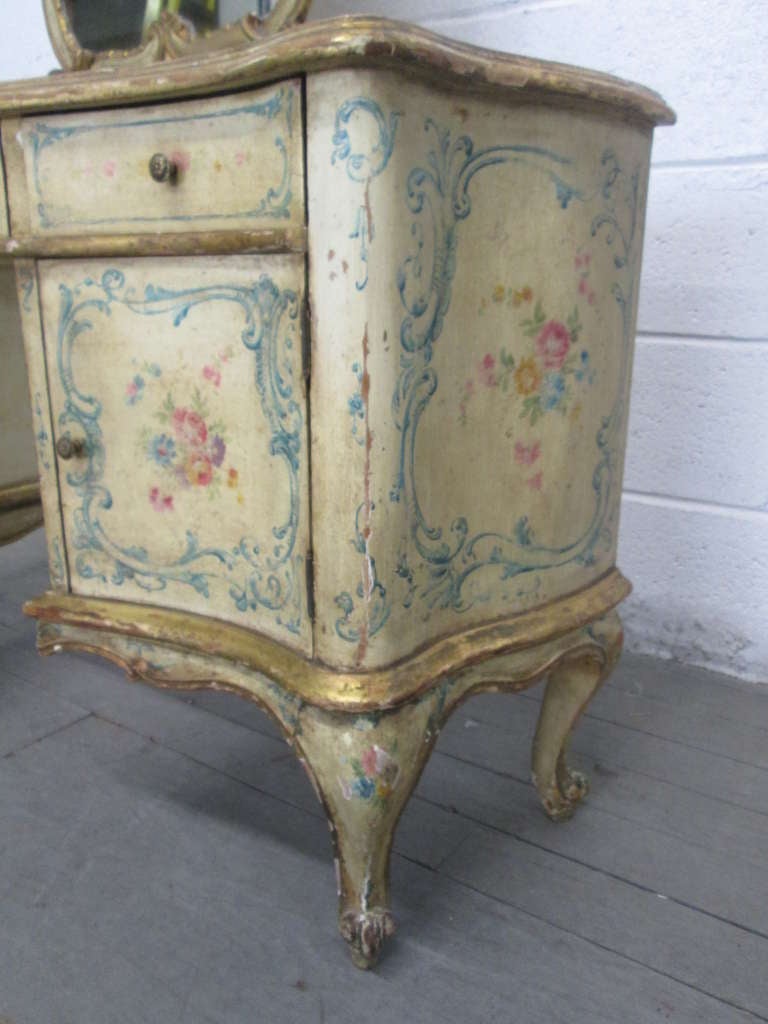19th Century Venetian Rococo Style Painted Vanity In Good Condition In New York, NY