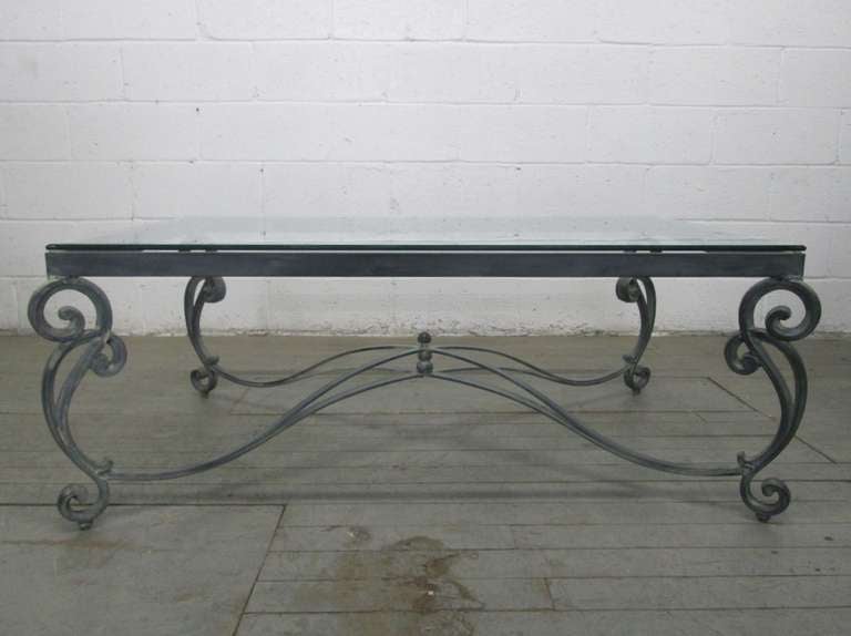 Mid-Century Modern Table basse en fonte française en vente