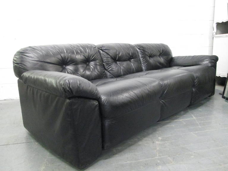 Italian Leather Sofa by Sormani For Sale at 1stdibs