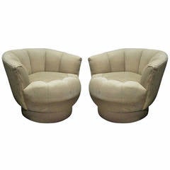 Pair of Swivel Chairs in the Style of Milo Baughman 4
