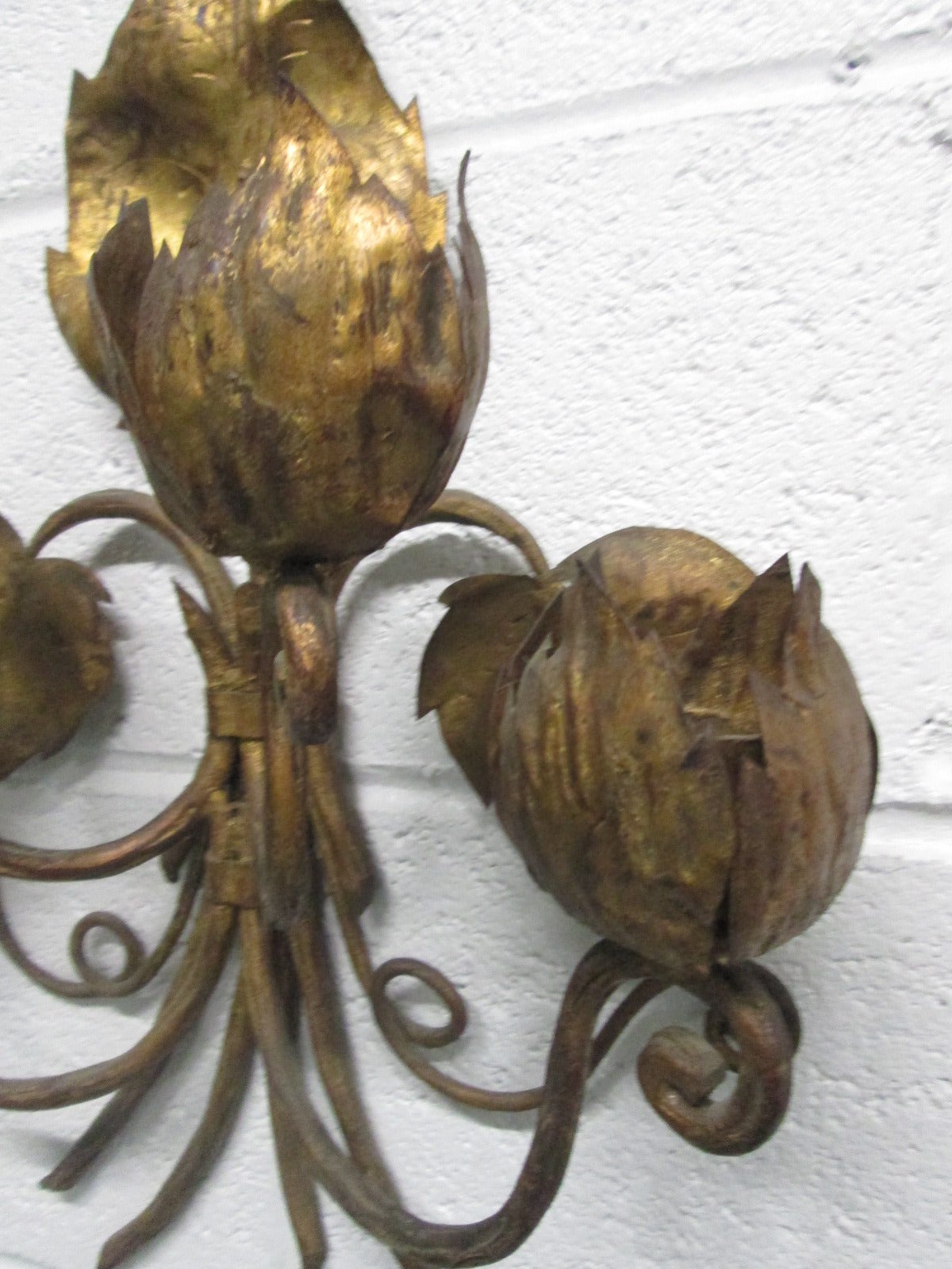Mid-20th Century Pair of Italian Oversized Gilt Floral Sconces For Sale