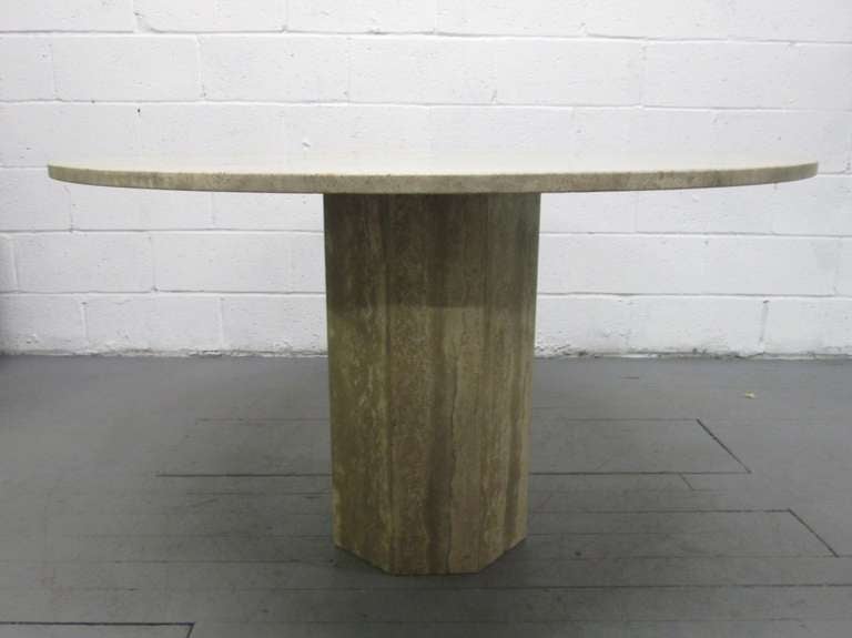 Italian Travertine Dining Room Table In Good Condition In New York, NY