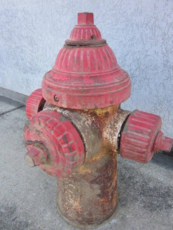 Authentic, vintage, Chattanooga fire hydrant.  Nice fixture for lawn or garden.