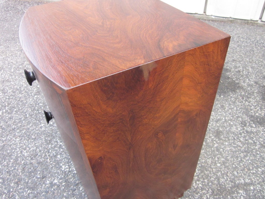 Pair Rosewood Gilbert Rohde Nightstands In Good Condition In New York, NY