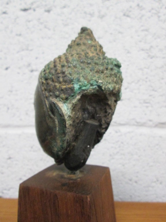 Bronze Buddha Head on Stand In Good Condition For Sale In New York, NY