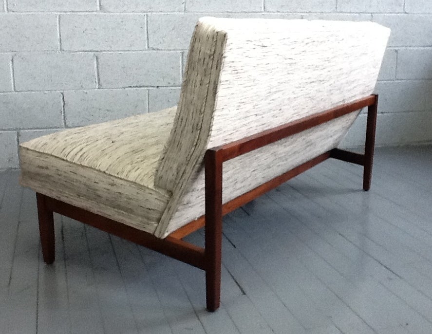Knoll Loveseat In Excellent Condition In New York, NY