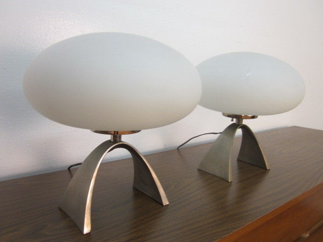 Pair Laurel Mushroom Table Lamps In Excellent Condition In New York, NY